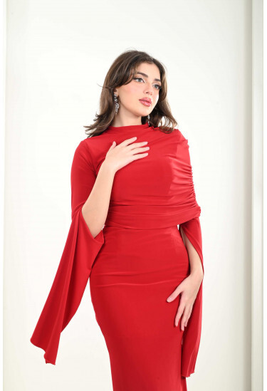 فستان نسائي بطابع أنثوي جذاب